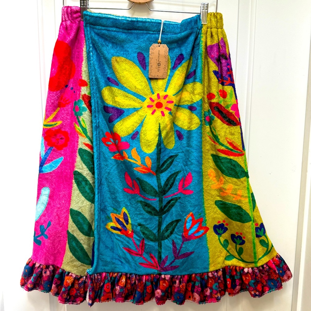 Natural Life Towel Wrap Sz XL NWT.